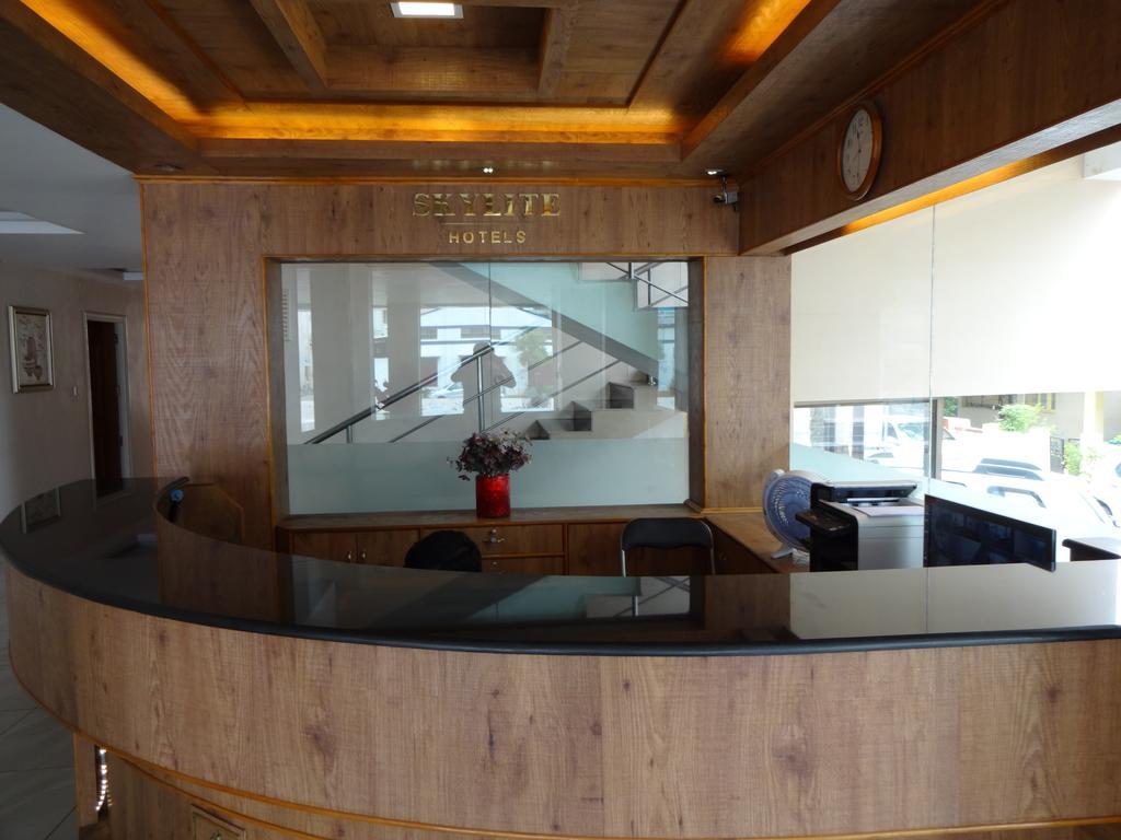 Hotel Sky Lite Coimbatore Bagian luar foto